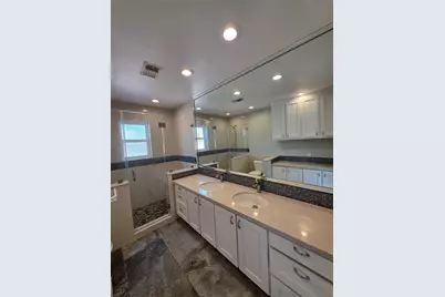 11219 Valley Spring Drive, Houston, TX 77043 - Photo 7