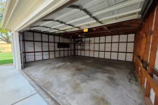 11219 Valley Spring Dr, Houston, TX 77043 - Photo 23