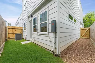 412 Neyland St, Houston, TX 77022 - Photo 27