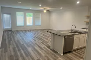 10519 Hadley Pk Trl, Houston, TX 77051 - Photo 5