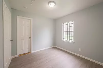 9302 Fairland Drive, Houston, TX 77051 - Photo 11