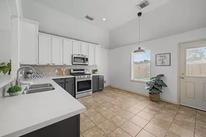 31831 Forest Park Trail, Conroe, TX 77385 - Photo 3