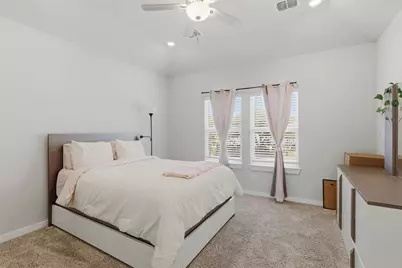 9946 Storehouse Drive, Houston, TX 77080 - Photo 13