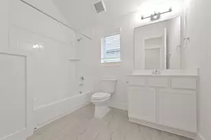 1541 Apache Heights Dr, Dayton, TX 77535 - Photo 3