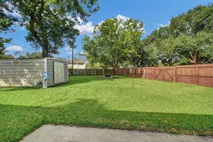 152 Cannon St, Clute, TX 77531 - Photo 31