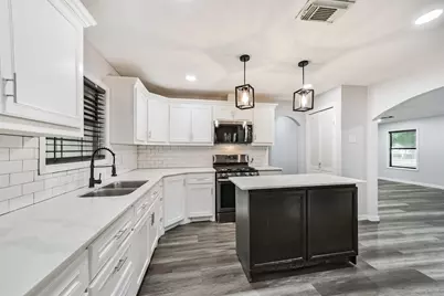 1206 Layton Street, Baytown, TX 77520 - Photo 11