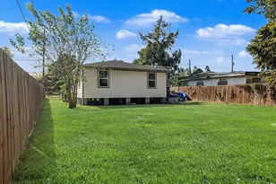 4421 Caplin St, Houston, TX 77026 - Photo 13
