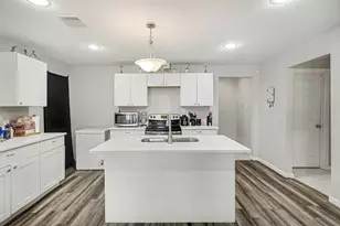 4421 Caplin St, Houston, TX 77026 - Photo 5