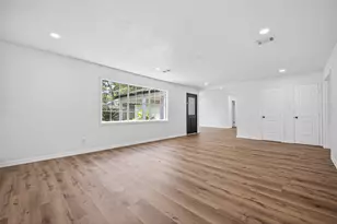 1123 Suwanee Ln, Houston, TX 77090 - Photo 17