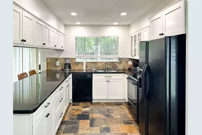 2012 E Lacey Oak Circle, The Woodlands, TX 77380 - Photo 7