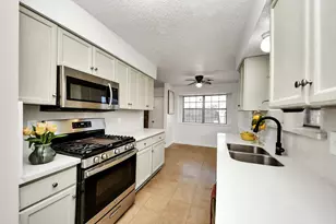 3234 Pebble Lake Dr, Sugar Land, TX 77479 - Photo 11