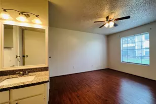 2750 Holly Hall St, Houston, TX 77054 - Photo 9