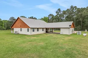 413 Barnett Ln, Livingston, TX 77351 - Photo 3
