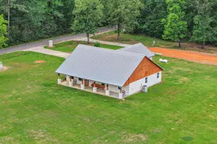 413 Barnett Ln, Livingston, TX 77351 - Photo 1