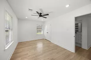 10230 Valencia Dr, Houston, TX 77013 - Photo 15