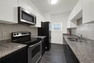 2860 Holly Hall St, Houston, TX 77054 - Photo 7