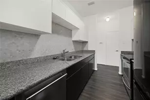 2860 Holly Hall St, Houston, TX 77054 - Photo 9