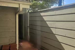 6803 Greenway Chase St, Houston, TX 77072 - Photo 5