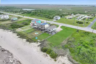 1684 1/2 Hwy 87, Gilchrist, TX 77617 - Photo 49