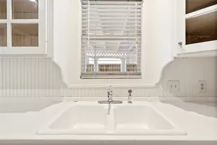 908 W 14th St, Houston, TX 77008 - Photo 19