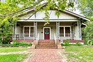 607 W Fox St, Caldwell, TX 77836 - Photo 1
