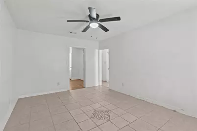 319 E B Street, La Porte, TX 77571 - Photo 13