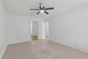319 E B St, La Porte, TX 77571 - Photo 13
