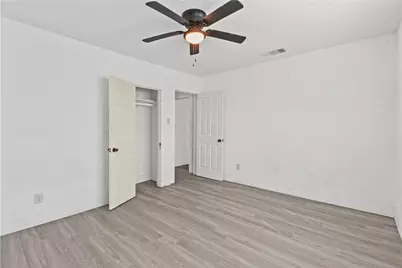 319 E B Street, La Porte, TX 77571 - Photo 11