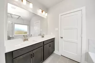 235 Orchard Laurel Dr, Alvin, TX 77511 - Photo 31