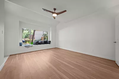 45 N Lakeridge Circle, The Woodlands, TX 77381 - Photo 13