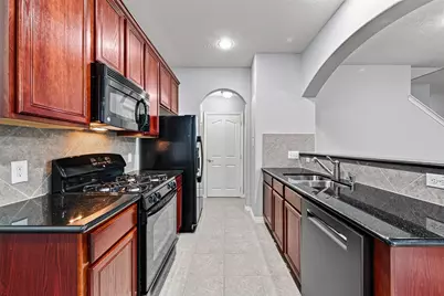 8910 Minola Oaks Drive, Houston, TX 77064 - Photo 11