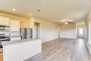 8211 Burnt Orchid Dr, Houston, TX 77016 - Photo 5