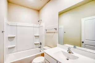 8211 Burnt Orchid Dr, Houston, TX 77016 - Photo 15