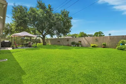 3204 Meadow Bay Lane, Dickinson, TX 77539 - Photo 5