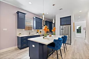 207 E 38th St, Houston, TX 77018 - Photo 1