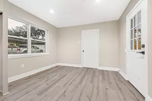 5730 Old Lodge Dr, Houston, TX 77066 - Photo 3