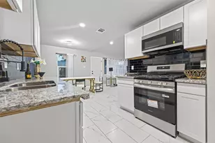 16330 Green Shade Dr, Houston, TX 77090 - Photo 17