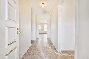 3914 Laura Leigh Dr, Friendswood, TX 77546 - Photo 3