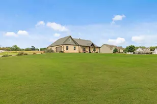 928 Azalea Dr, Franklin, TX 77856 - Photo 9