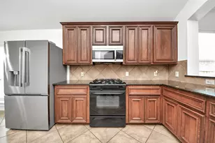 15 Palm Desert Dr, Manvel, TX 77578 - Photo 5
