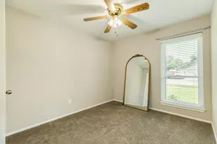 9 Sarita Ct, Angleton, TX 77515 - Photo 21