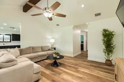 9 Sarita Court, Angleton, TX 77515 - Photo 7