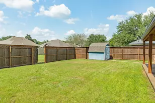 9 Sarita Ct, Angleton, TX 77515 - Photo 29