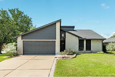 9 Sarita Court, Angleton, TX 77515 - Photo 3