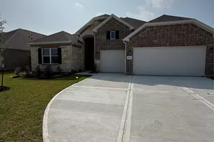 1061 Comal Trl, Dayton, TX 77535 - Photo 1
