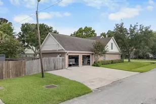 603 Renaldo St, Dickinson, TX 77539 - Photo 5