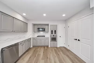 1114 N Nottingham Drive, League City, TX 77573 - Photo 9