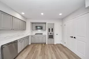 1114 N Nottingham Dr, League City, TX 77573 - Photo 9