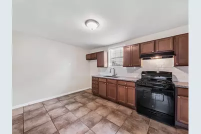 419 W Cleveland Street, Baytown, TX 77520 - Photo 3