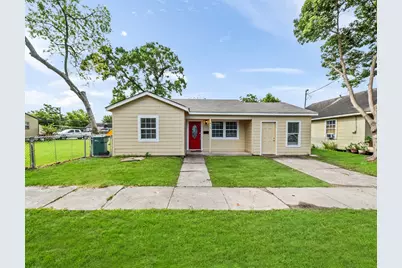 419 W Cleveland Street, Baytown, TX 77520 - Photo 1